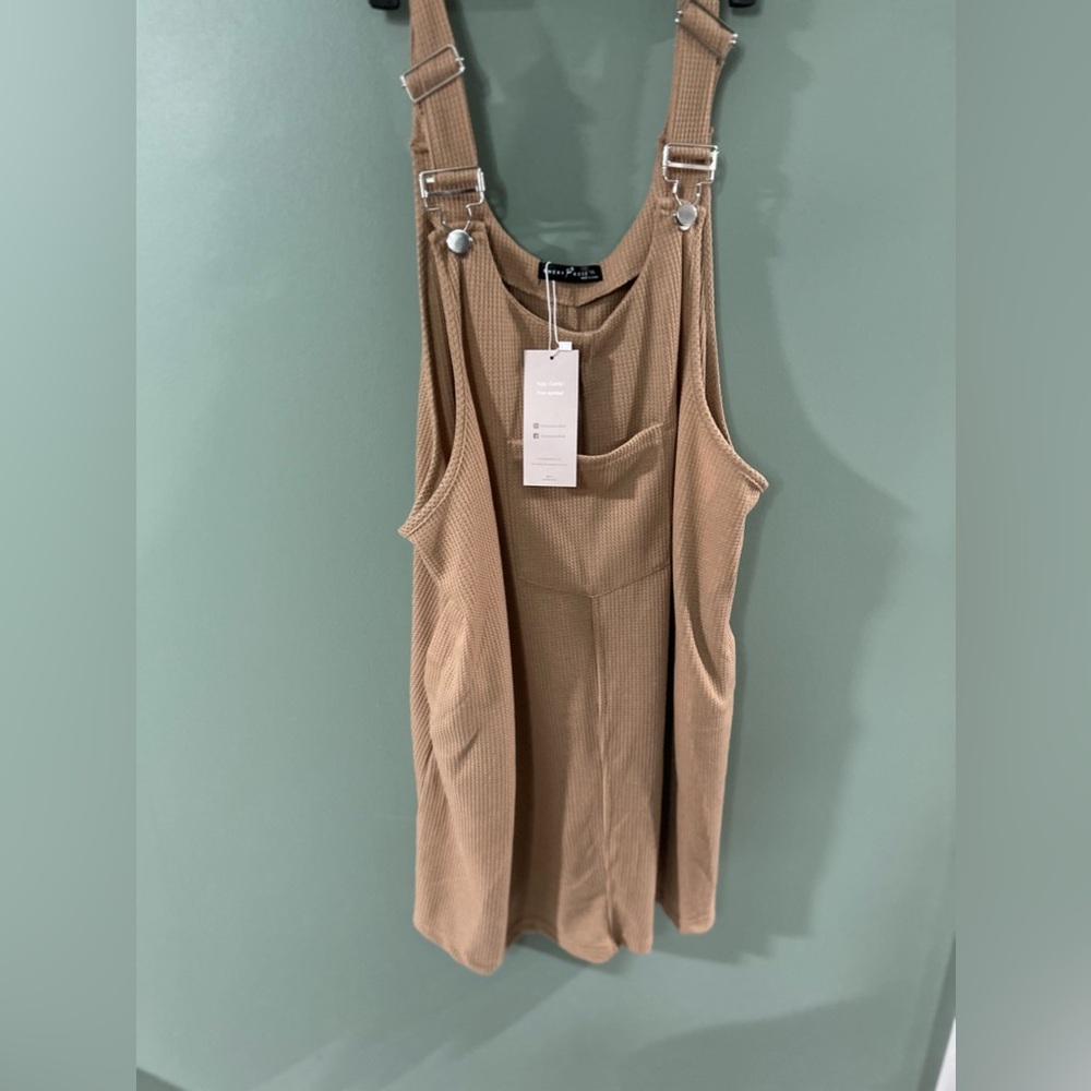 Emory Rose 1x Waffle Romper skirt. 🛍️